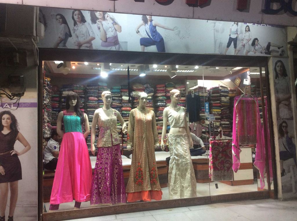 Clothes Shopping in Udaipur – Best Places for Clothes Shopping in Udaipur